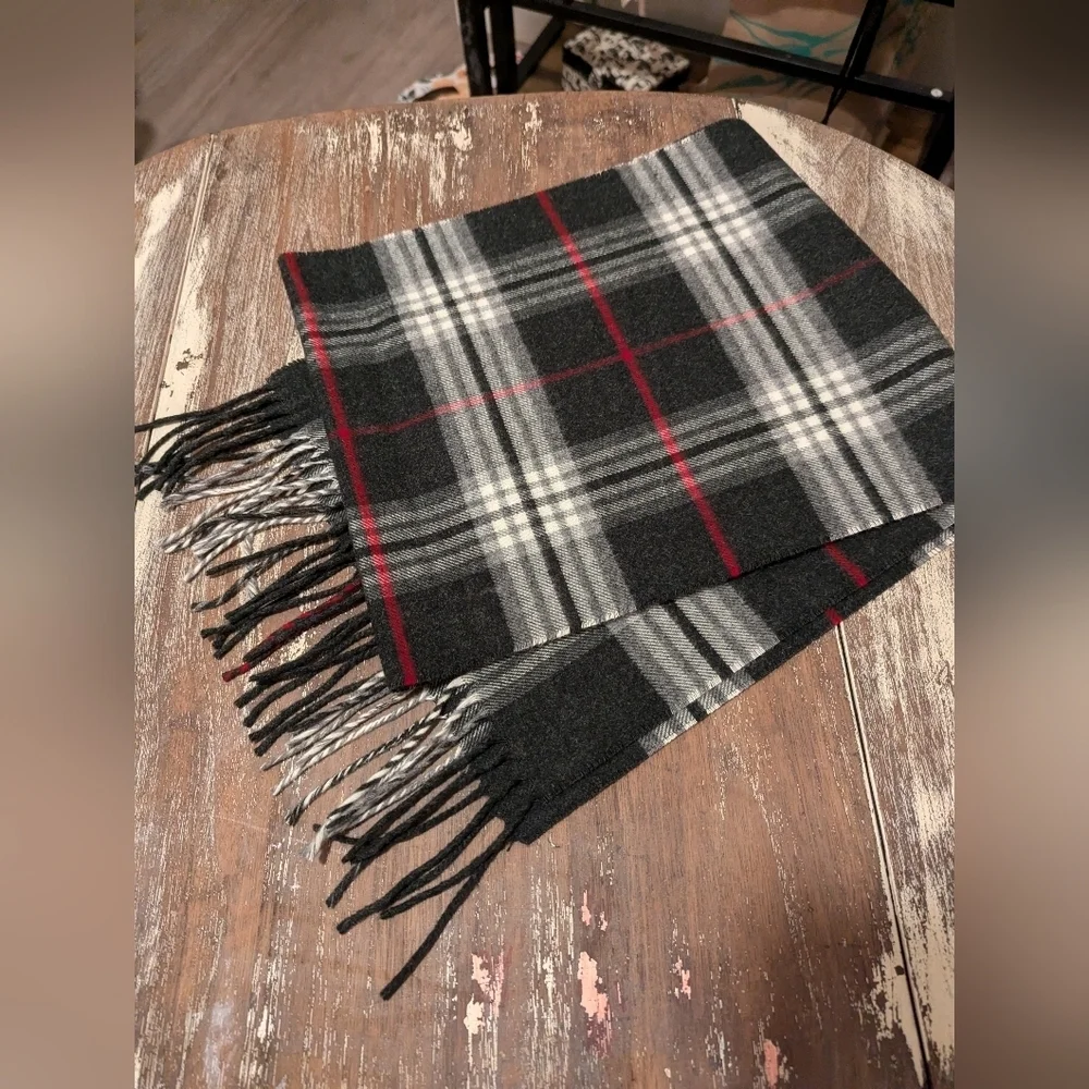 Frass Black and gray red striping‎ 100% acrylic soft scarf